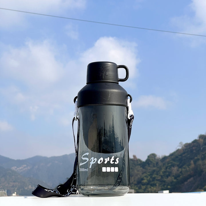 Unisex Großvolumige Trinkflasche mit praktischem Ausgießer Karnz