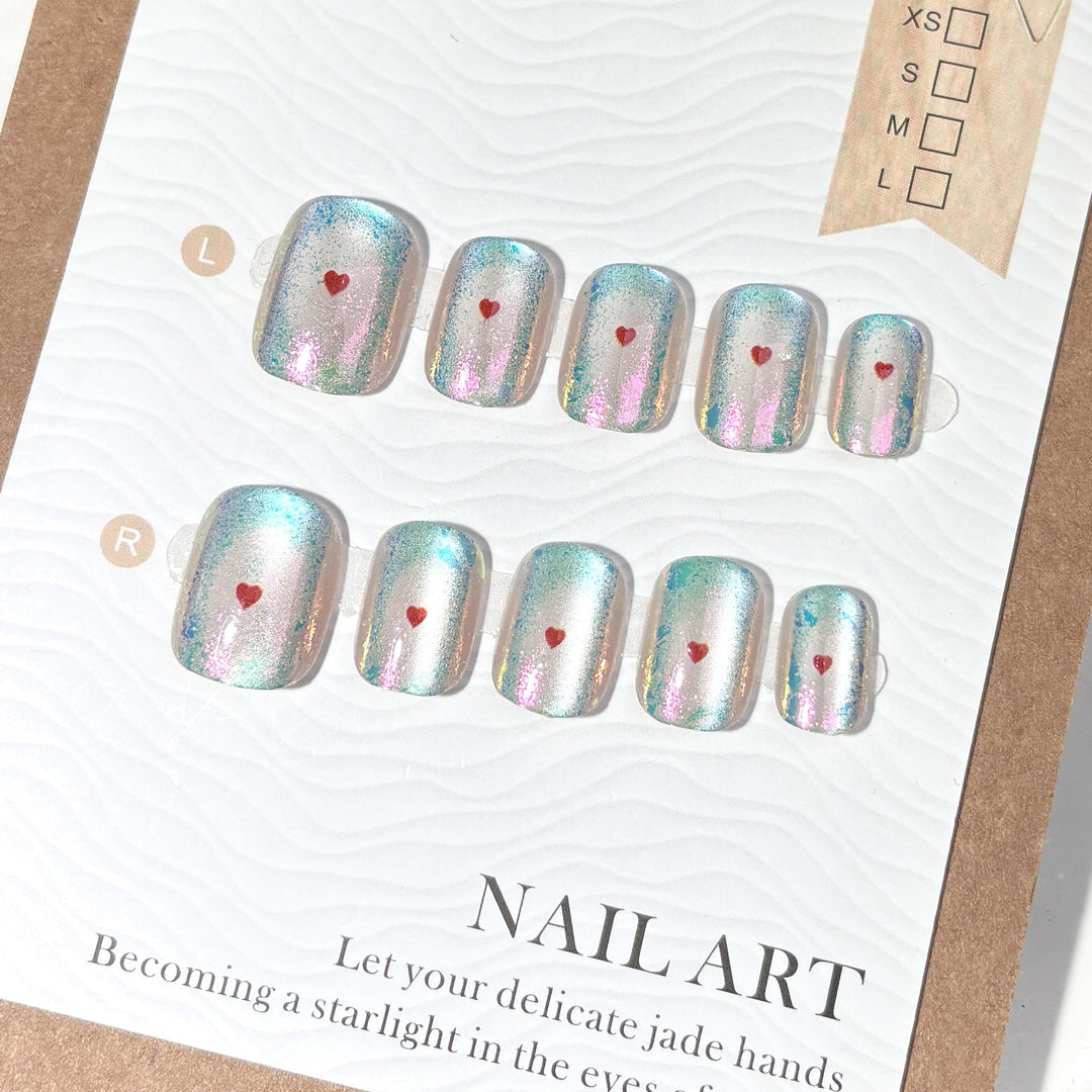 Dekoratives Press-On Nagelkunst-Set mit Herzakzenten