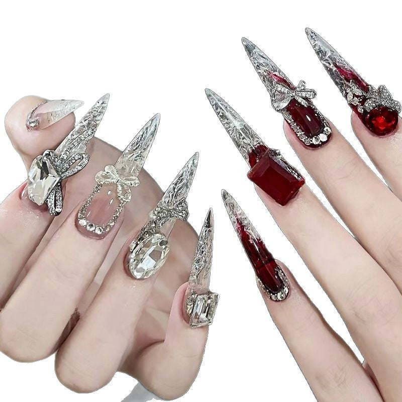 Edelstein-beschmückte Stiletto-Nagelerweiterungen