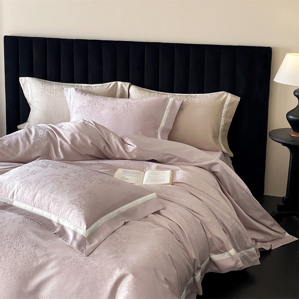 Luxuriöses Satin-Bettwäsche-Set mit Jacquardmuster und feinem Saum