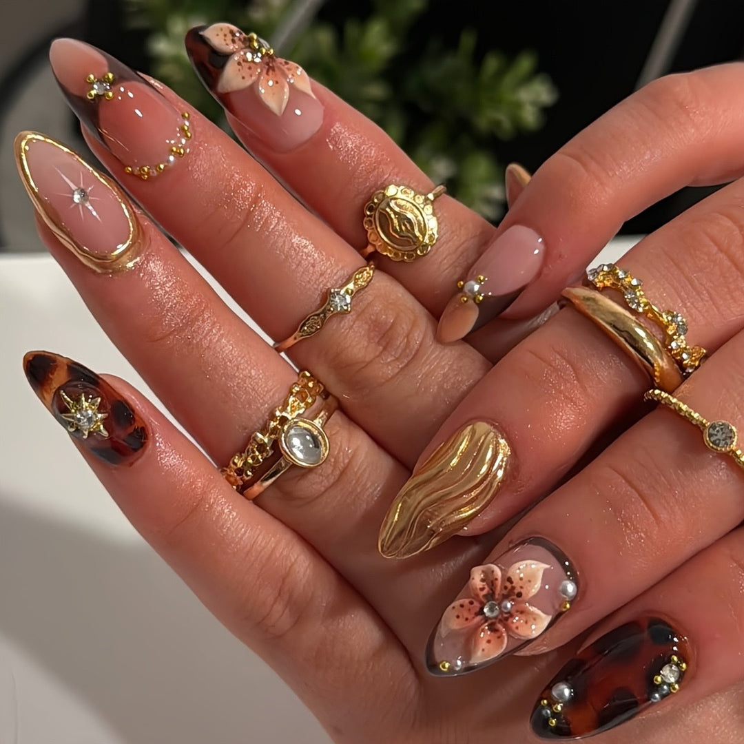 Dekorative Nagelkunst Karnz
