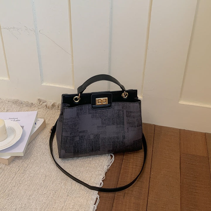 Strukturierte Handtasche
