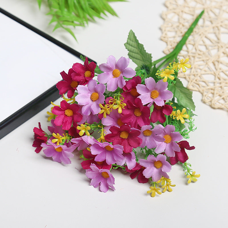 Lebensechter Stoff Blumenstrauß