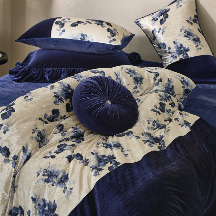 Samt-Bettwäschegarnitur mit Patchwork-Floralmotiv und Wendekissen