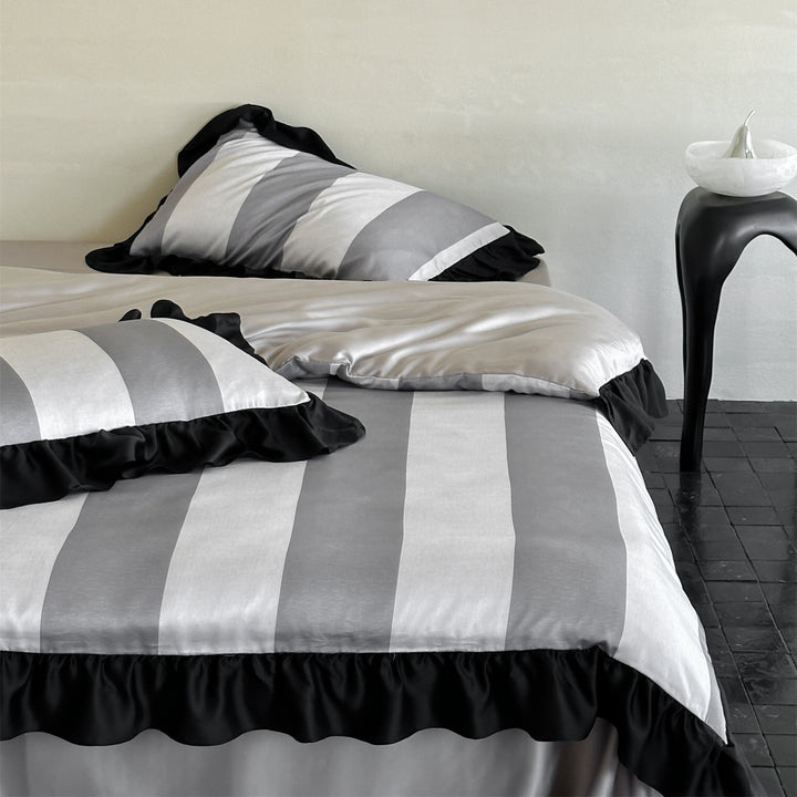 Luxuriöses Satin-Bettwäsche-Set mit floralem Aquarellprint, Volantkanten und Wendefunktion