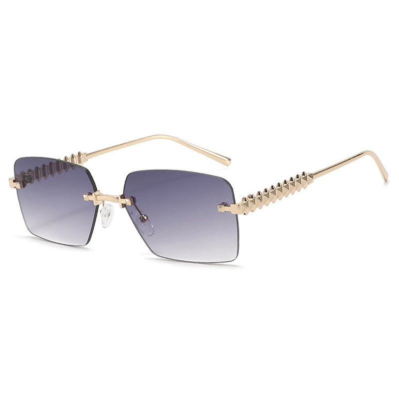 Damen modische Sonnenbrille mit einzigartigem und verzierendem Rahmen Karnz