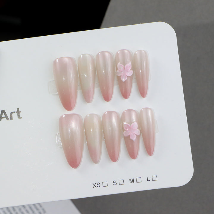 Elegantes Press-On-Nagel-Set mit floralen Akzenten Karnz