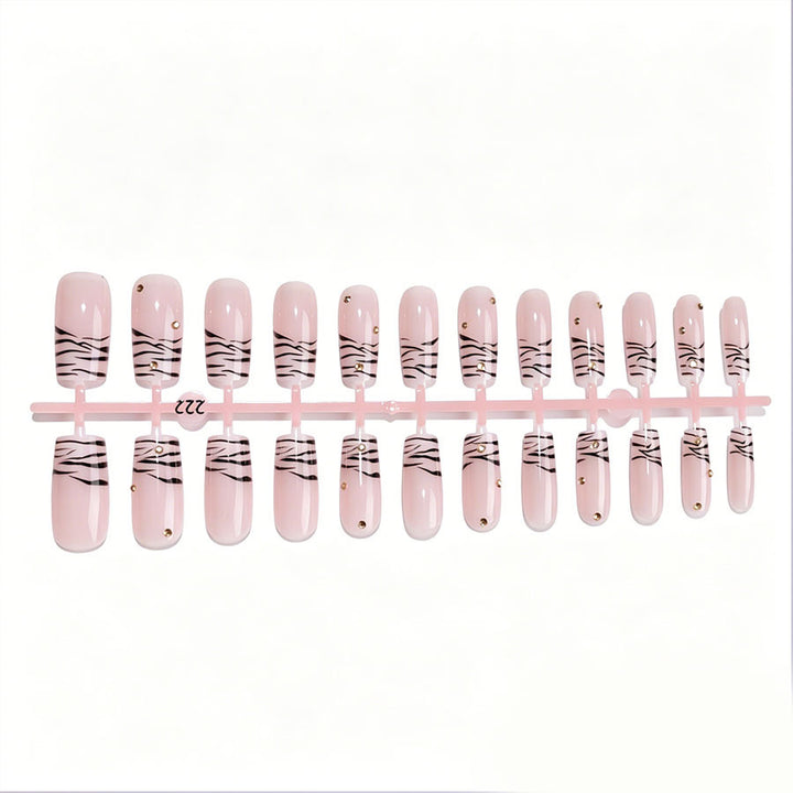 Elegantes Press-On-Nail-Design Karnz
