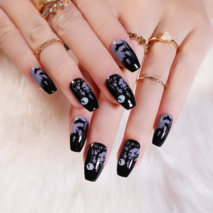 Kunstvolle Nagelverlängerungen mit kreativen Augen-Design Karnz