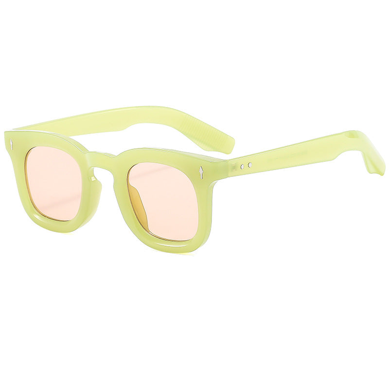 Damen Modische Sonnenbrille im hochqualitativen Design Karnz