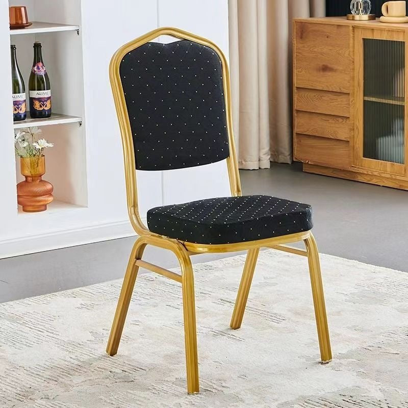 Eleganter gepolsterter Essstuhl mit goldenen Rahmen Karnz