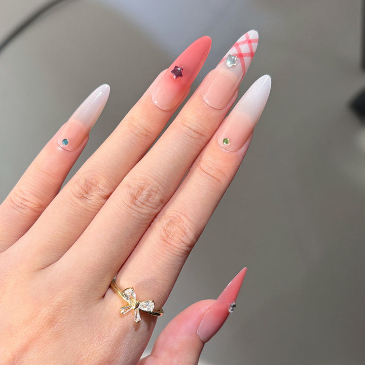 Kreative Nagelkunst Karnz