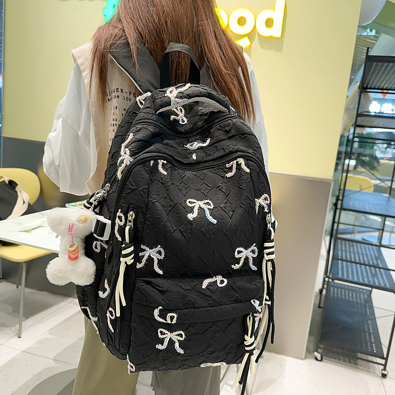 Gesteppt gestickter Rucksack mit Schleifenmotiv Karnz
