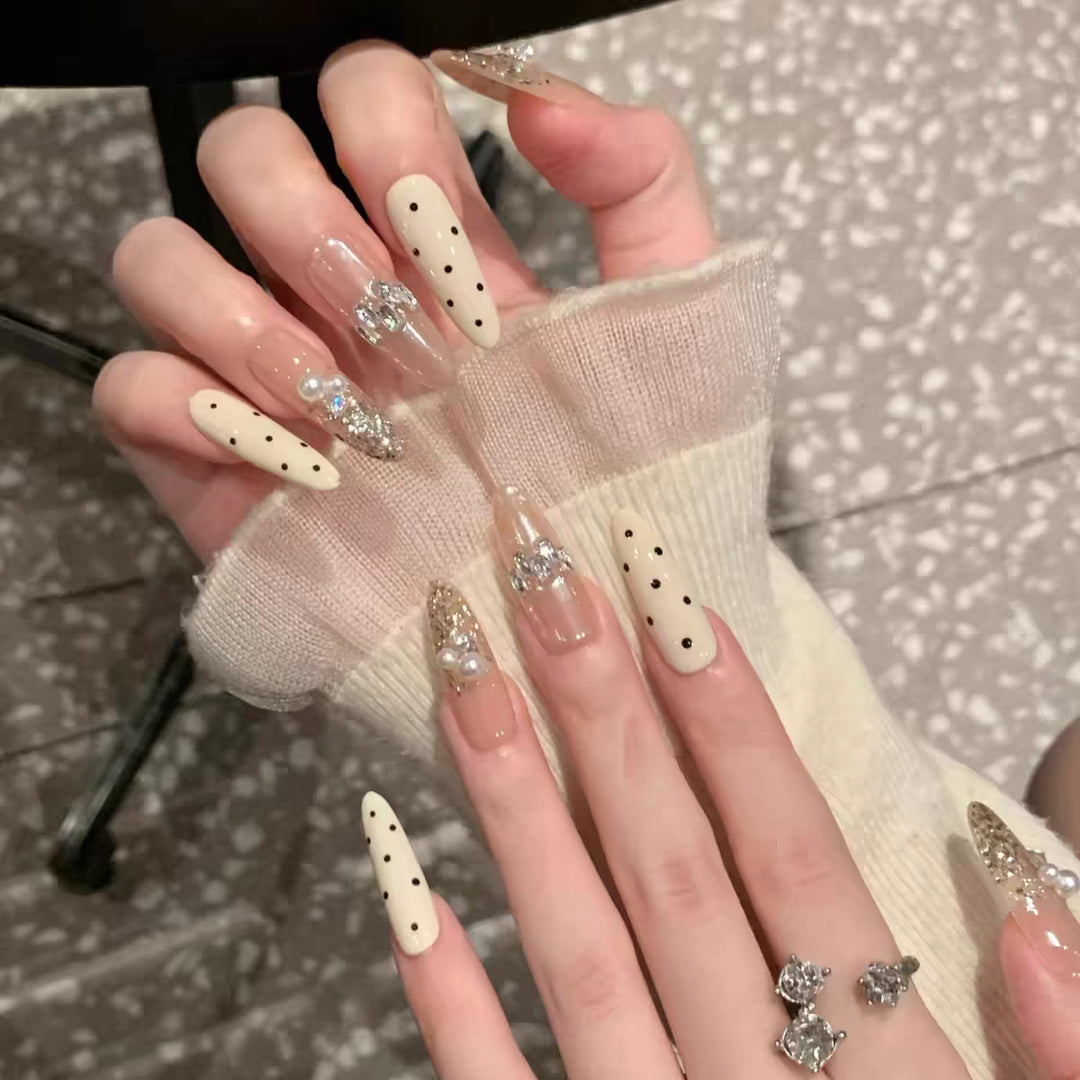 Künstlerische Nagelverlängerungs-Tips