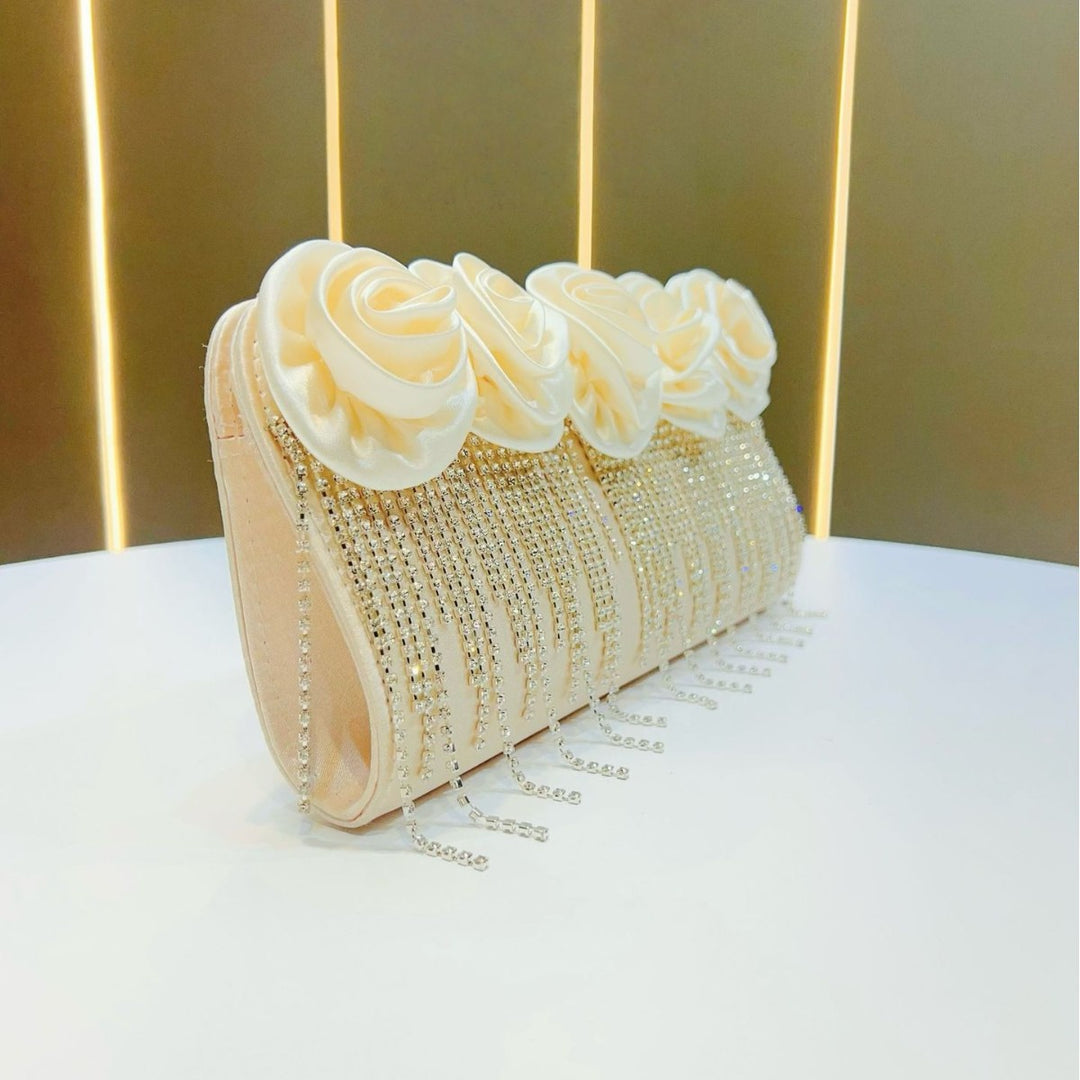 Blumenverzierte Abend-Clutch