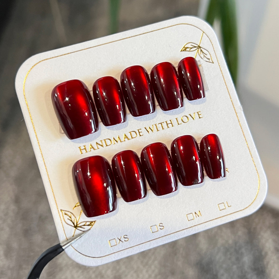 Handgemachtes Glänzendes Press-On Nagelset Karnz
