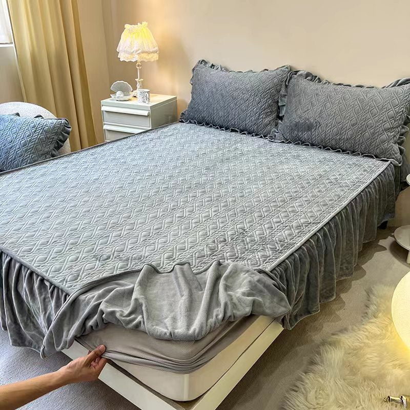 Textured Ruffled Bedspread