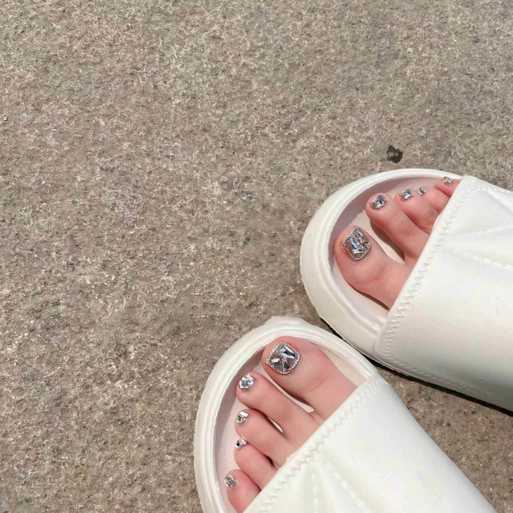 Rhinestone-beschichtete Flip-Flop-Sandalen Karnz