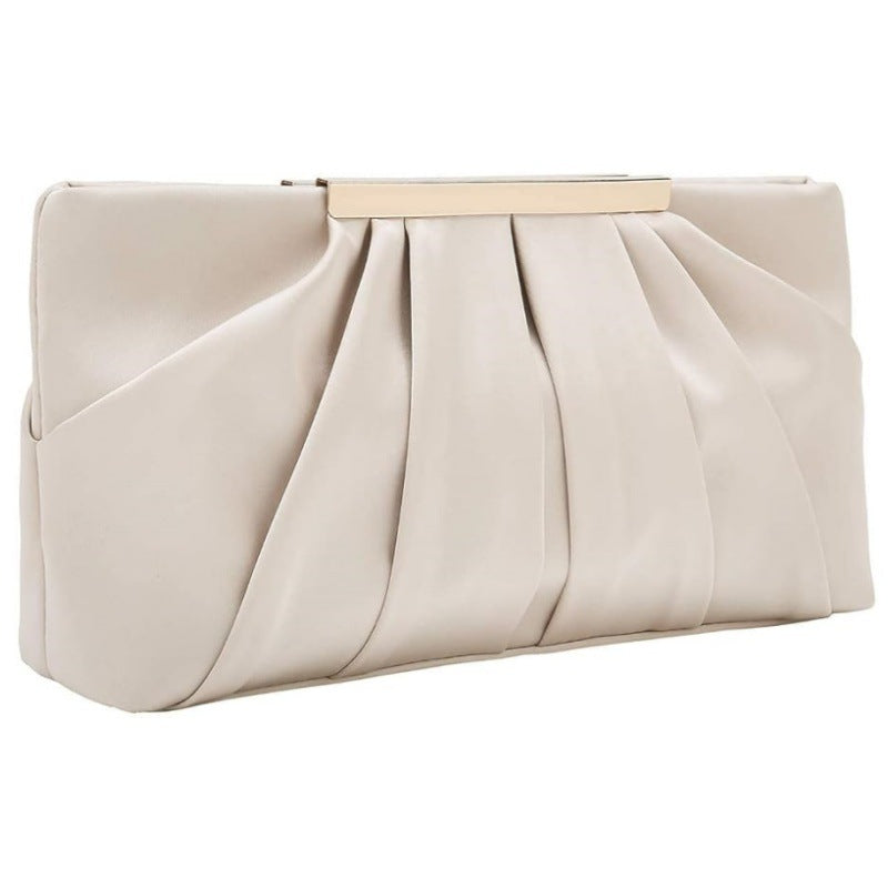 Elegante Clutch mit Raffinierten Faltendetails Karnz