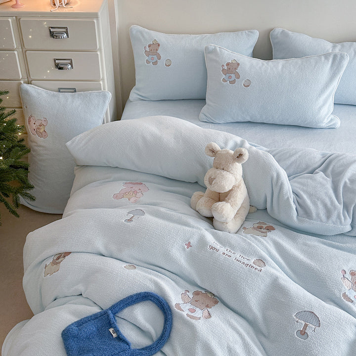Kinder-Bettwäschegarnitur aus weichem Baumwoll-Fleece mit gestickten Teddybär-Motiven