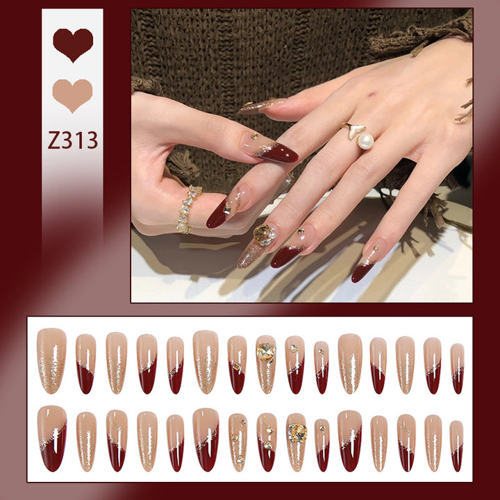 Kunstnagelset mit elegantem Glitzerdesign und exklusiven Verzierungen Karnz