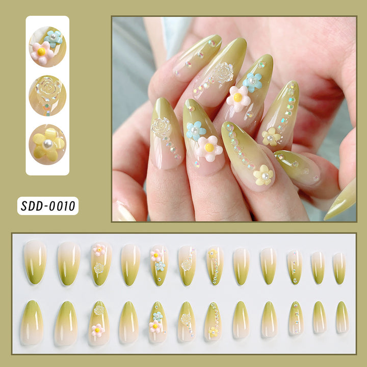 Niedliche Charakter-Themen-Nagelkunst-Tipps