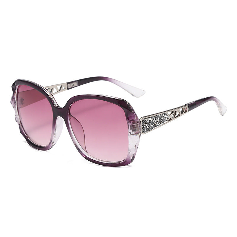 Damen Designer-Sonnenbrille mit glamourösen Akzenten Karnz