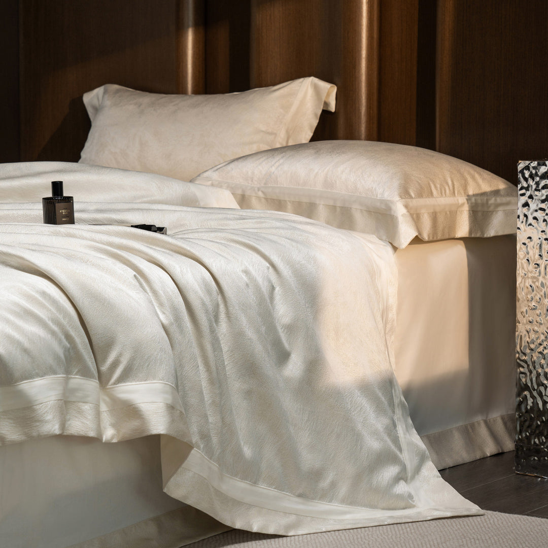 Seiden-Feeling Satin Bettbezug Set mit geflammtem Rand und Kissenbezügen