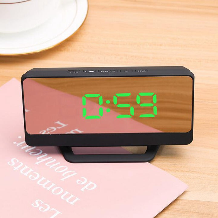Digitaler Alarmwecker mit Spiegel-Display und Snooze-Funktion Karnz