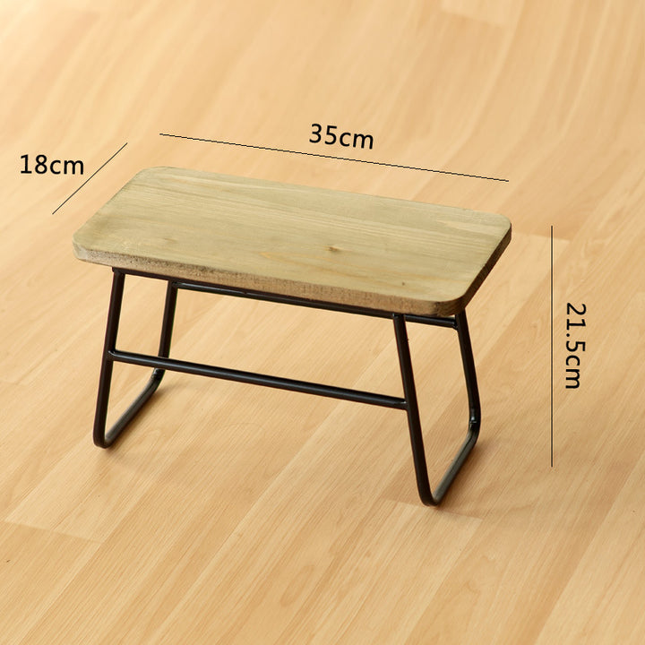 Moderner Holz-Hocker mit Metallgestell Karnz