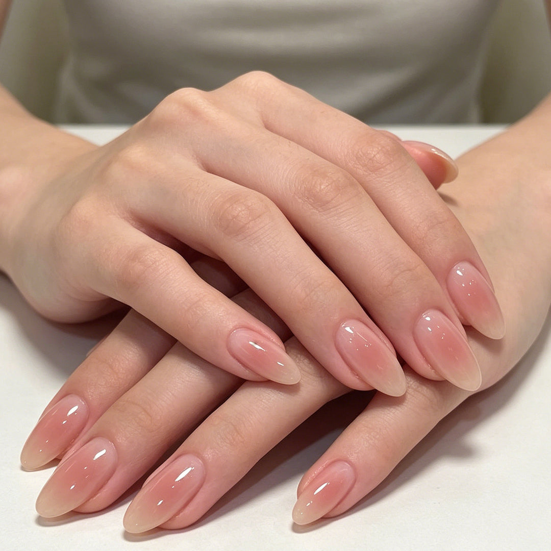 Elegante Glänzende mandelförmige Nagelverlängerungen Karnz