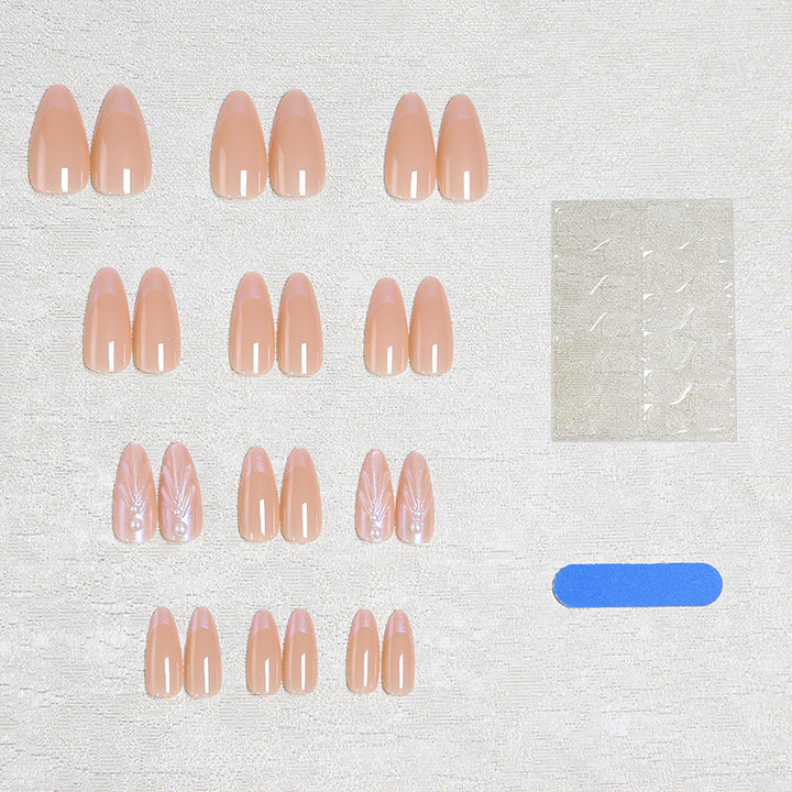 Kunstnagelset mit elegantem 3D-Design Karnz