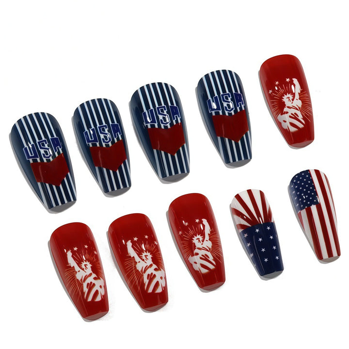 Kunstnägel mit patriotischem Design Karnz
