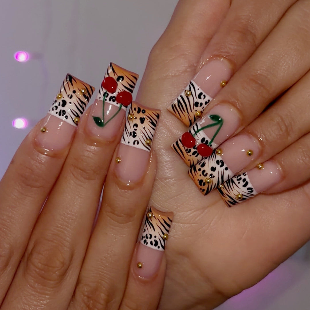 Künstlerischer Safari Druck Nagelkunst Verlängerungen Karnz