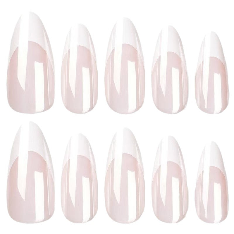 Elegante Stiletto Press-On Nägel mit Ombre Design Karnz