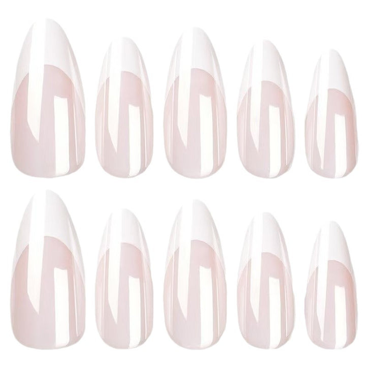 Elegante Stiletto Press-On Nägel mit Ombre Design Karnz