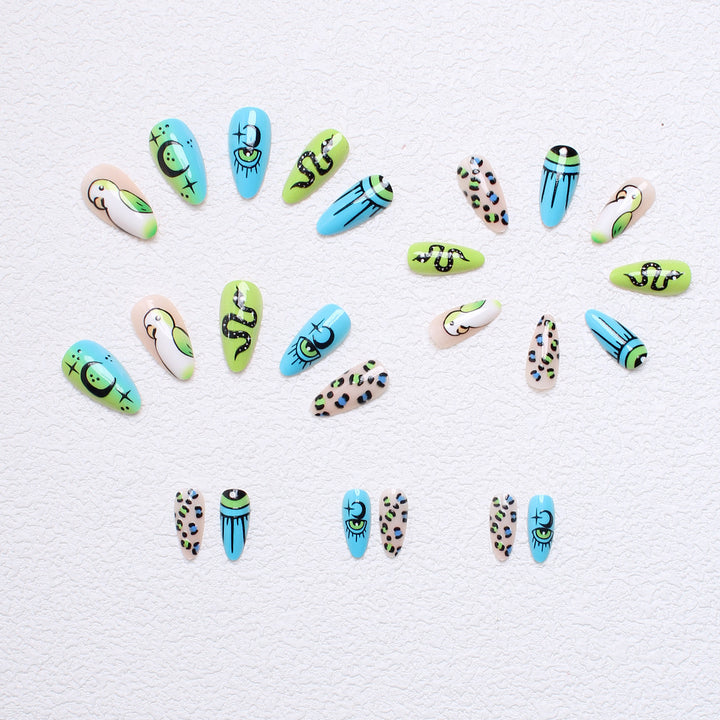 Kunstnagelset mit verspielten Tiermotiven und auffälligen 3D-Designs Karnz
