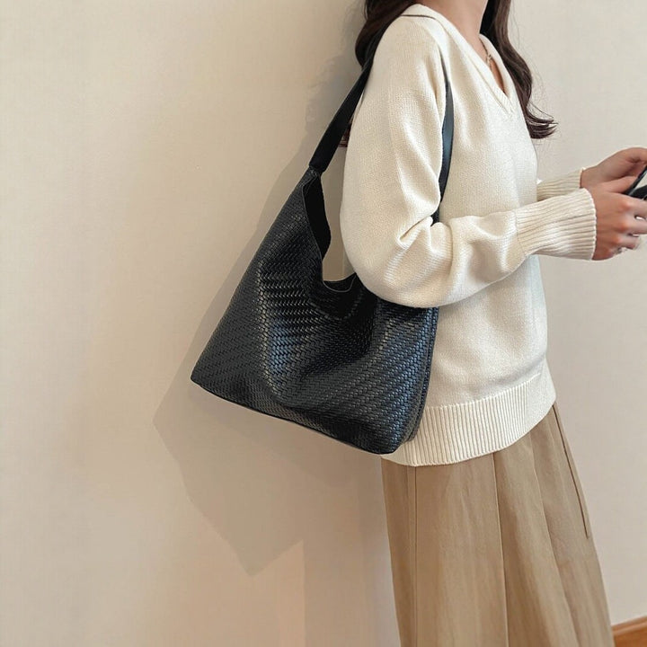 Woven Vegan Leather Hobo Tasche