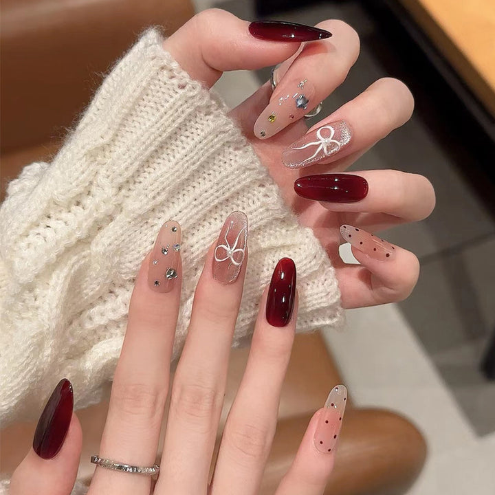 Glänzendes dekoratives Press-On-Nagelset Karnz