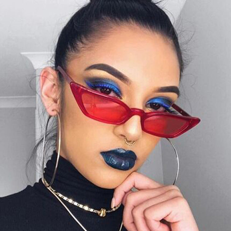 Damen geometrische Sonnenbrille im trendigen Schilddesign Karnz