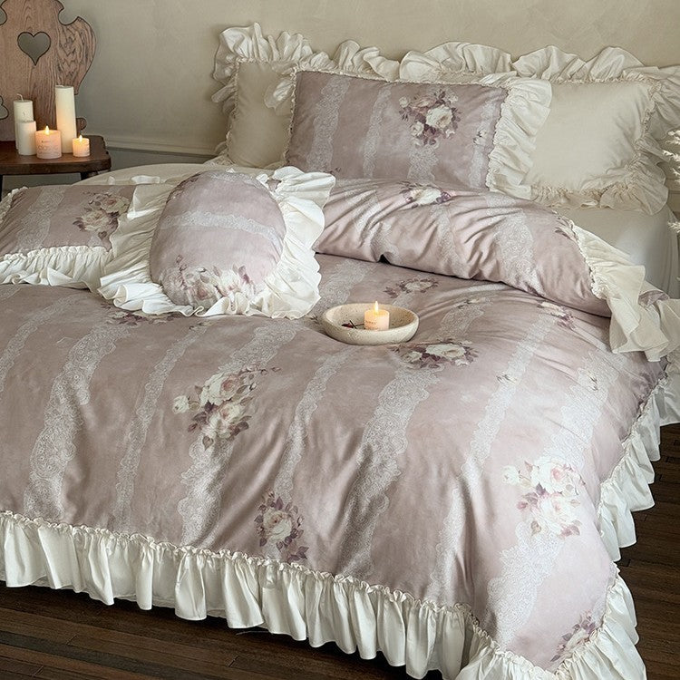 Romantisches Rüschiges Bettwäscheset mit Spitzenstreifen und Blumenmotiv
