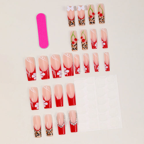Dekorative Stiletto Nagelkunst Karnz