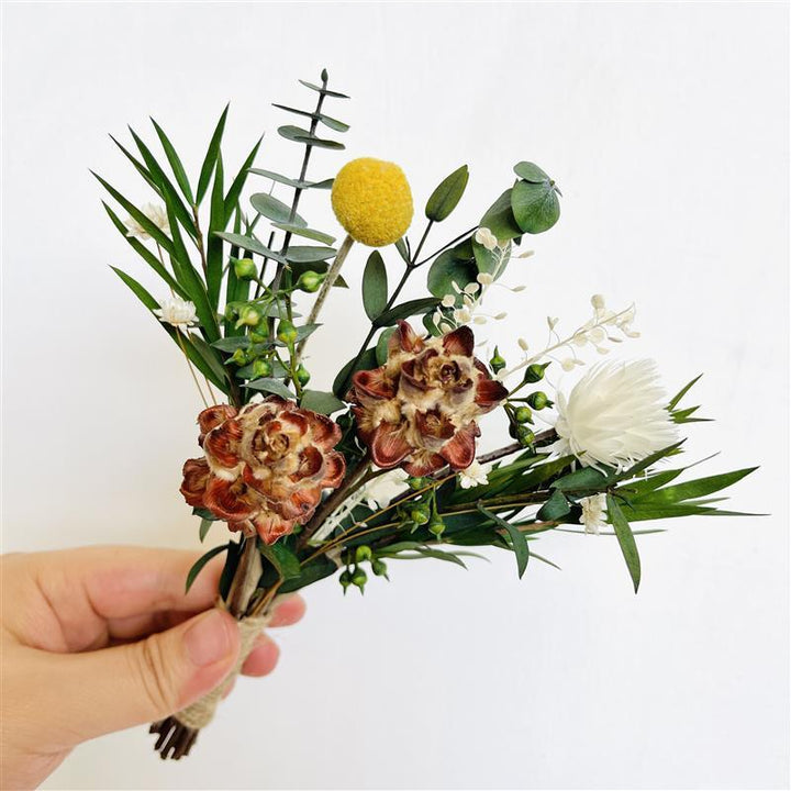Getrocknete botanische Blumenarrangement