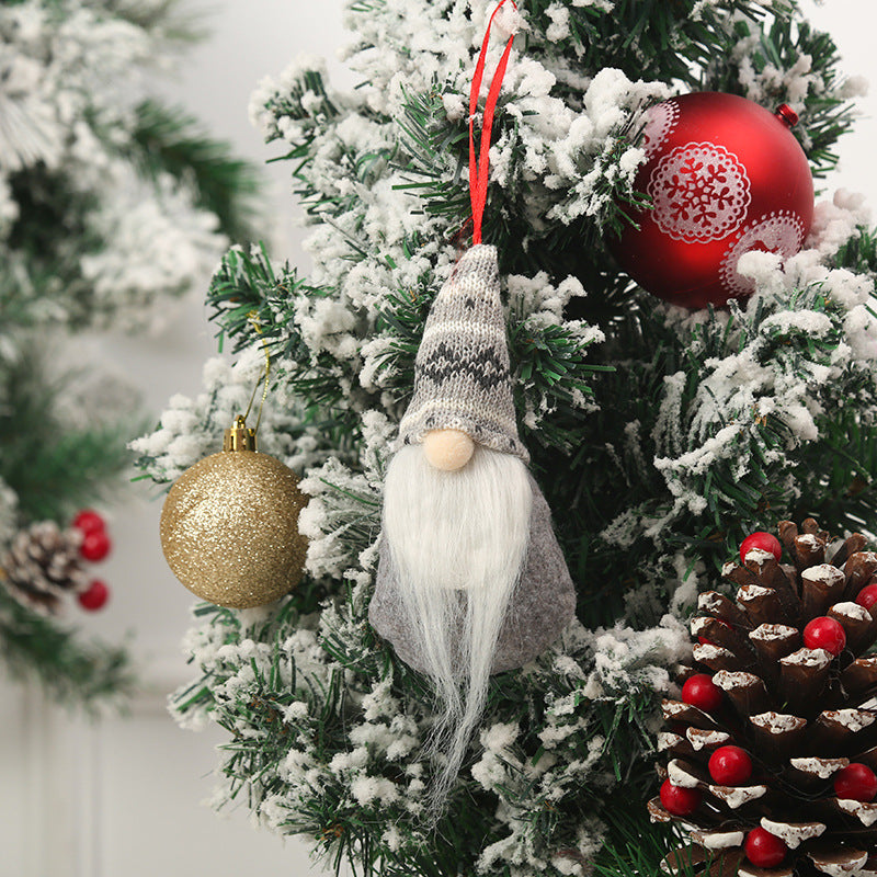 Niedliche Weihnachtsbaumdekoration im Gnom-Design Karnz
