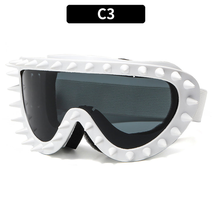 Stylische genadelte Schutzbrille