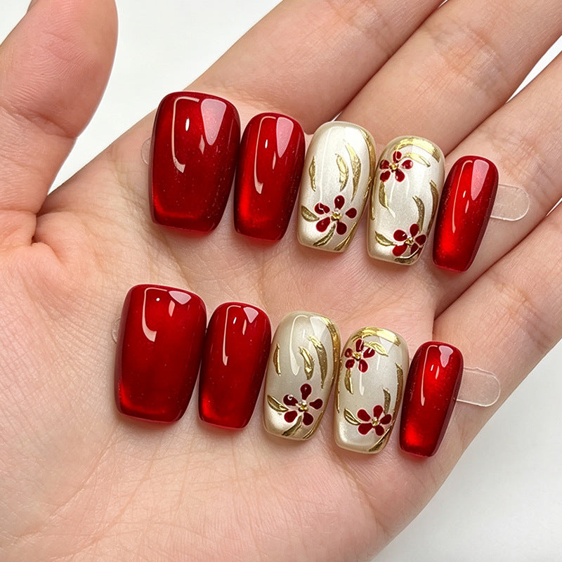 Premium Dekorative Presse-On-Nagelset mit Blumenakzenten