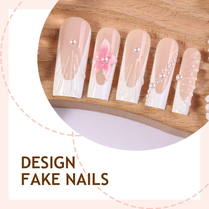 Kunstnagelset mit eleganten Blumen- und Glamourverzierungen Karnz