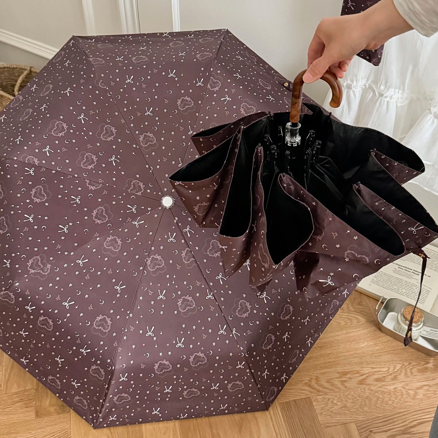 Damen Faltregenschirm mit elegantem Anhängerdesign Karnz