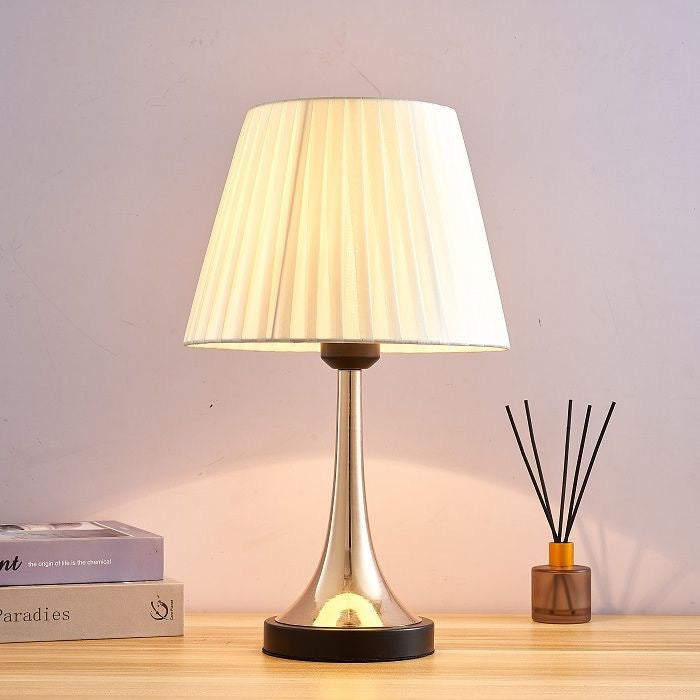 Elegante moderne Tischlampe