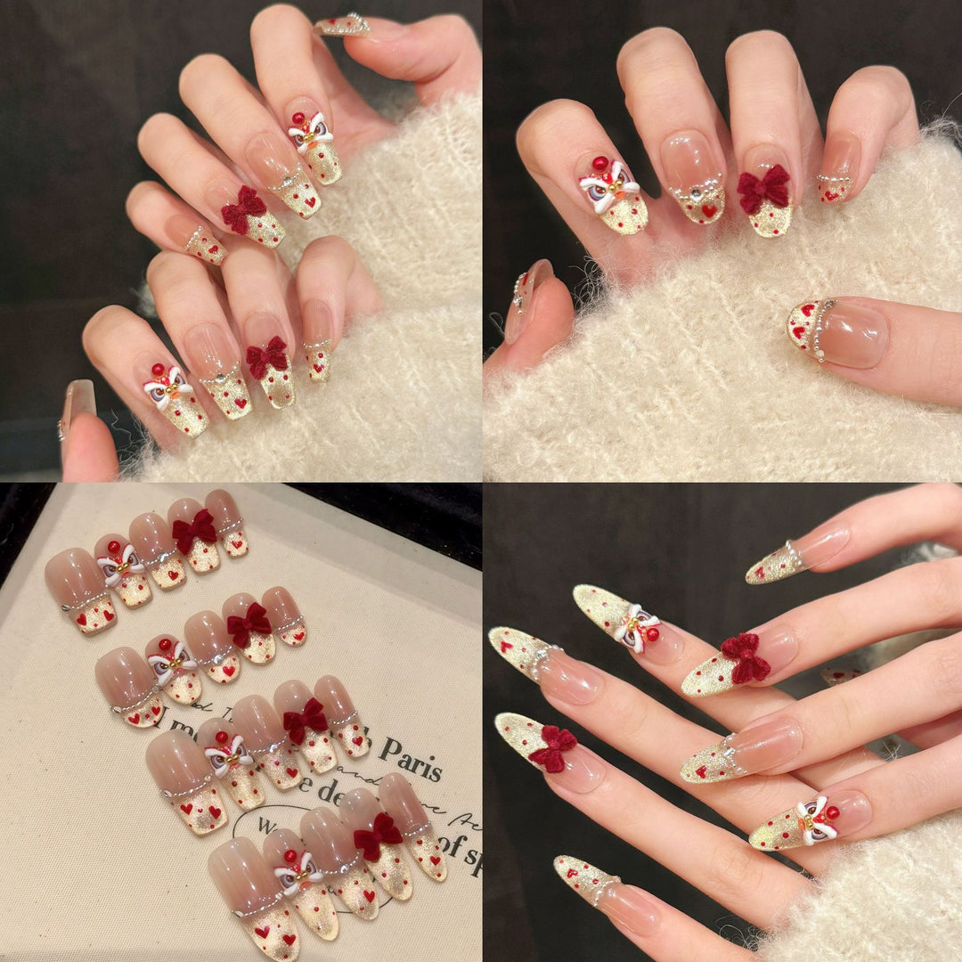 Dekoratives Press-On Nagelkunstset mit verzierten Blumen- und Edelsteinelementen